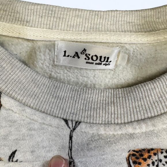 L.A. Soul Safari Animal Print Sweatshirt Giraffes, Zebras, Elephants Size Medium - Picture 4 of 5